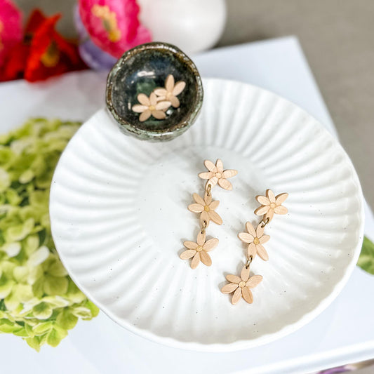 Daisy Chain Timber Dangles - White