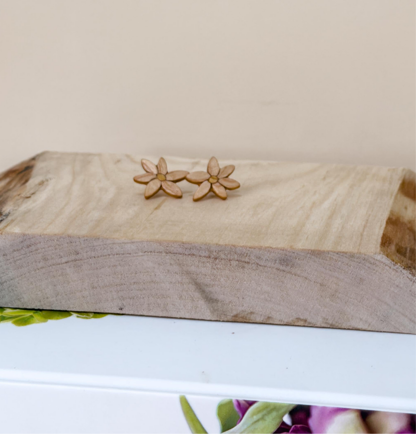 Daisy Timber Studs - White